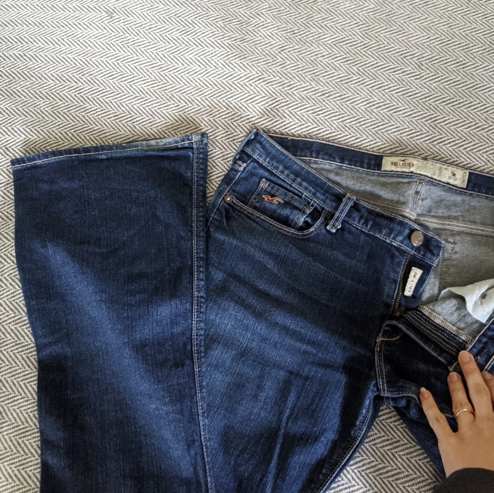 3 items for $18! Hollister CaliFlare Stretch Jeans!